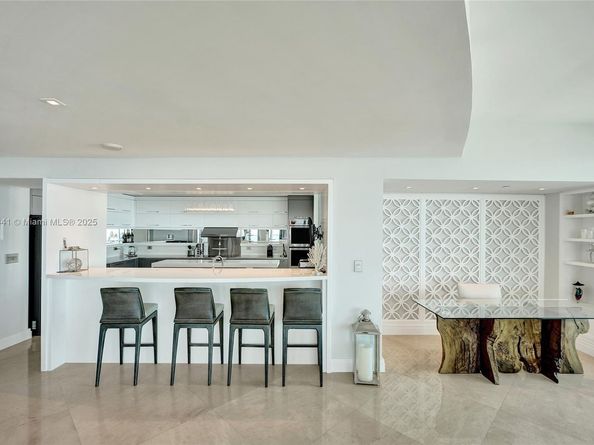 900 Biscayne Blvd 6107, Miami FL 33132