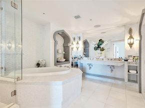 900 Biscayne Blvd 6107, Miami FL 33132