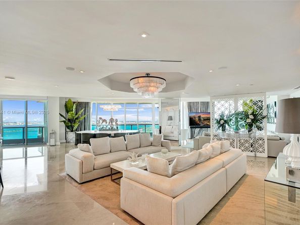 900 Biscayne Blvd 6107, Miami FL 33132