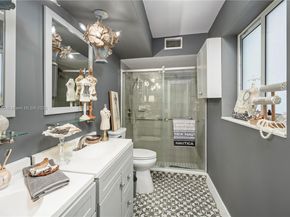 11041 NW 22nd St, Pembroke Pines FL 33026