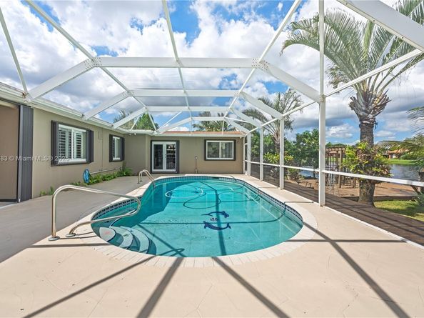 11041 NW 22nd St, Pembroke Pines FL 33026