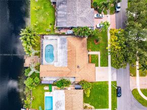 11041 NW 22nd St, Pembroke Pines FL 33026