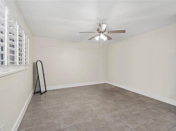 11041 NW 22nd St, Pembroke Pines FL 33026