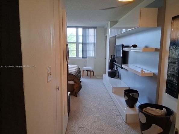 1300 St Charles Pl 308, Pembroke Pines FL 33026