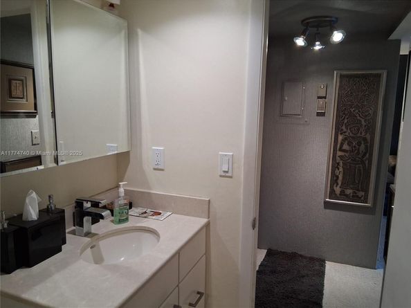 1300 St Charles Pl 308, Pembroke Pines FL 33026