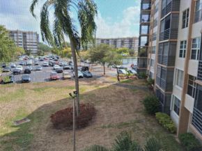 1300 St Charles Pl 308, Pembroke Pines FL 33026