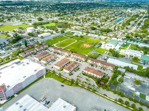 2820 NW 180th St, Miami Gardens FL 33056