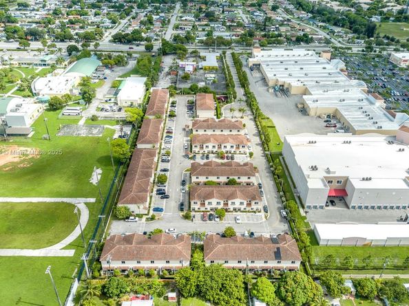 2820 NW 180th St, Miami Gardens FL 33056
