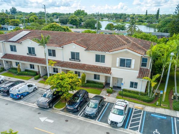 2820 NW 180th St, Miami Gardens FL 33056