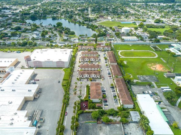2820 NW 180th St, Miami Gardens FL 33056