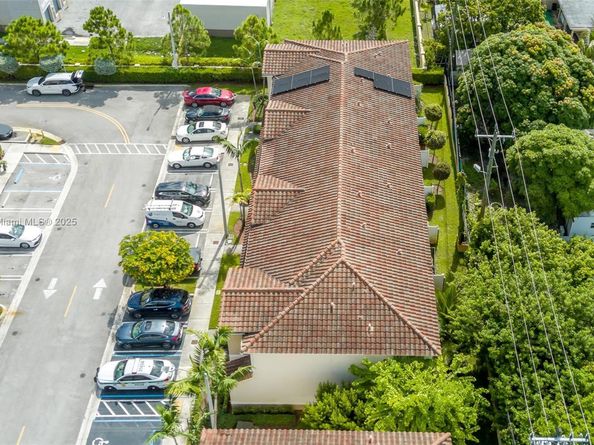 2820 NW 180th St, Miami Gardens FL 33056