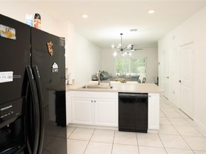 2820 NW 180th St, Miami Gardens FL 33056