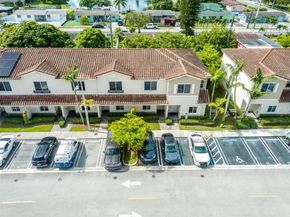 2820 NW 180th St, Miami Gardens FL 33056
