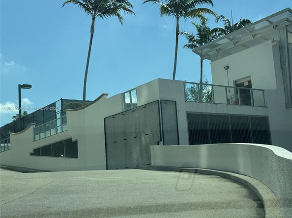 2641 N Flamingo Rd 1001N, Sunrise FL 33323