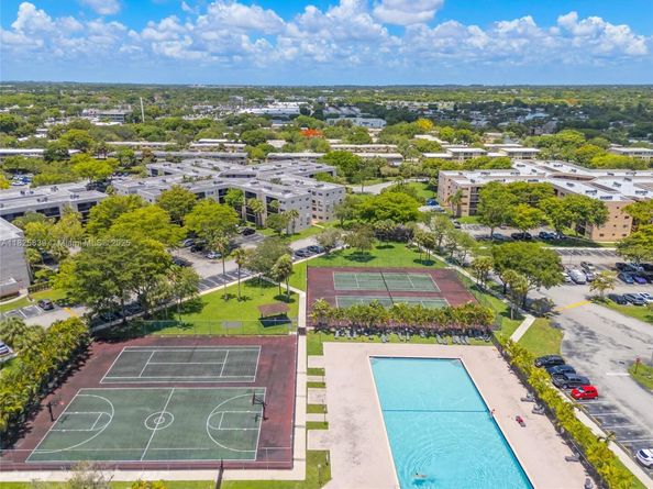 8400 SW 133rd Ave Rd 212, Miami FL 33183