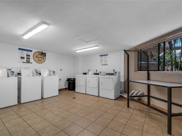 8400 SW 133rd Ave Rd 212, Miami FL 33183