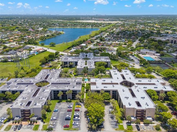 8400 SW 133rd Ave Rd 212, Miami FL 33183