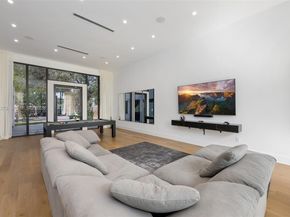 80 NW 45th St, Miami FL 33127