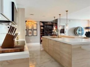 16385 Biscayne Blvd 30183017, North Miami Beach FL 33160