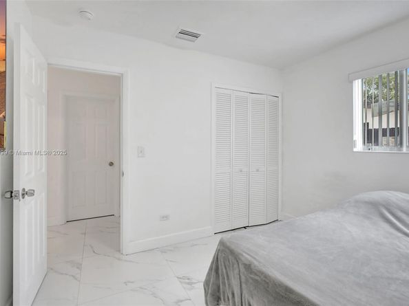 311 SW 68th Ter, Pembroke Pines FL 33023