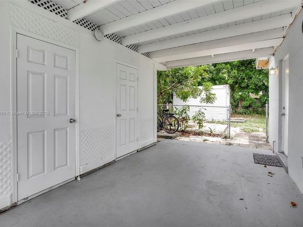 311 SW 68th Ter, Pembroke Pines FL 33023