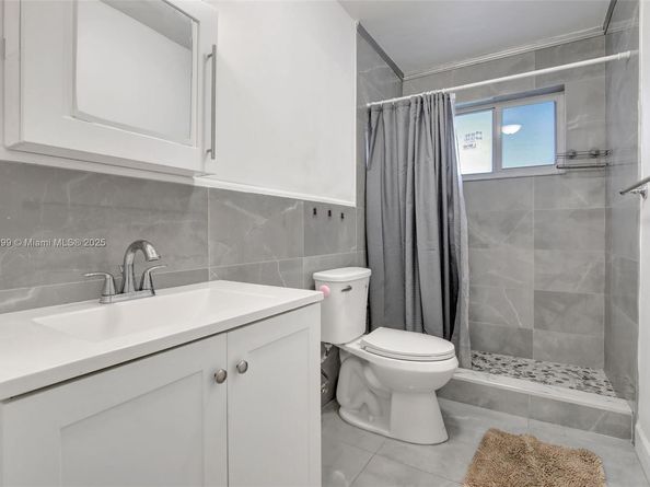311 SW 68th Ter, Pembroke Pines FL 33023