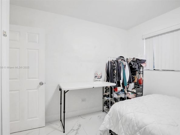 311 SW 68th Ter, Pembroke Pines FL 33023
