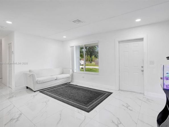 311 SW 68th Ter, Pembroke Pines FL 33023