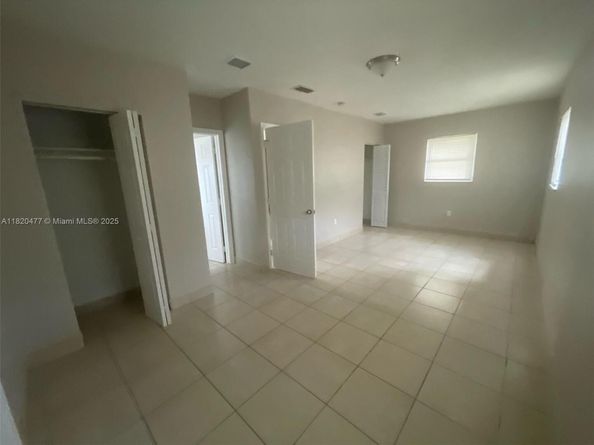 21200 NE 12th Ct, Miami FL 33179