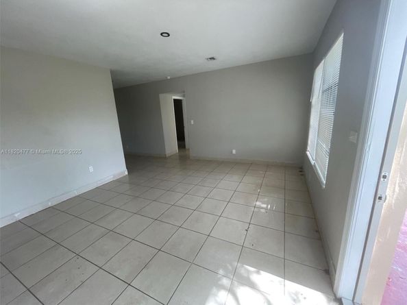 21200 NE 12th Ct, Miami FL 33179