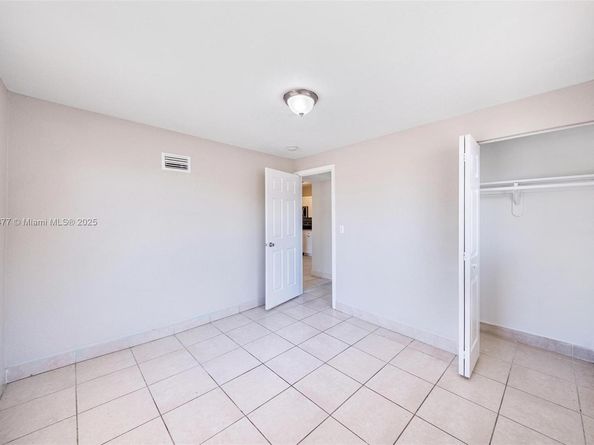 21200 NE 12th Ct, Miami FL 33179