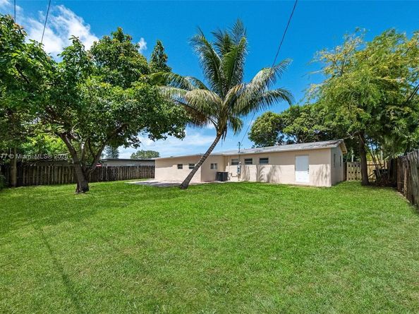 21200 NE 12th Ct, Miami FL 33179