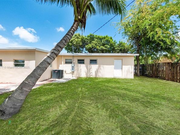 21200 NE 12th Ct, Miami FL 33179