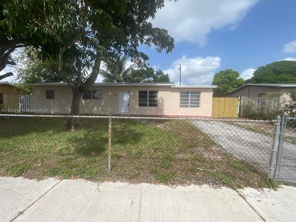 21200 NE 12th Ct, Miami FL 33179