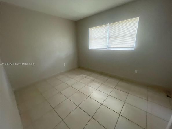 21200 NE 12th Ct, Miami FL 33179