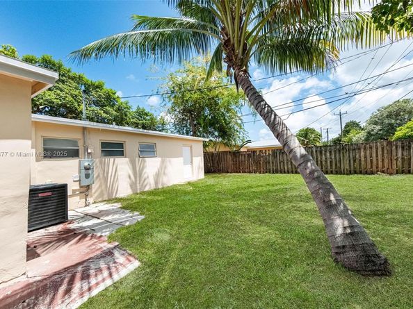 21200 NE 12th Ct, Miami FL 33179