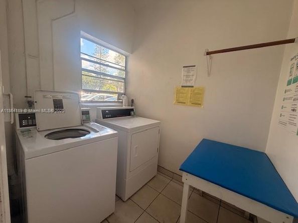 3505 NW 48th Ave 415, Lauderdale Lakes FL 33319
