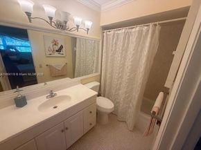 3505 NW 48th Ave 415, Lauderdale Lakes FL 33319
