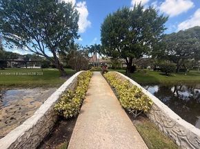 3505 NW 48th Ave 415, Lauderdale Lakes FL 33319
