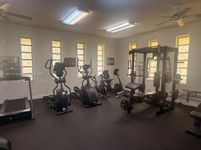 3505 NW 48th Ave 415, Lauderdale Lakes FL 33319