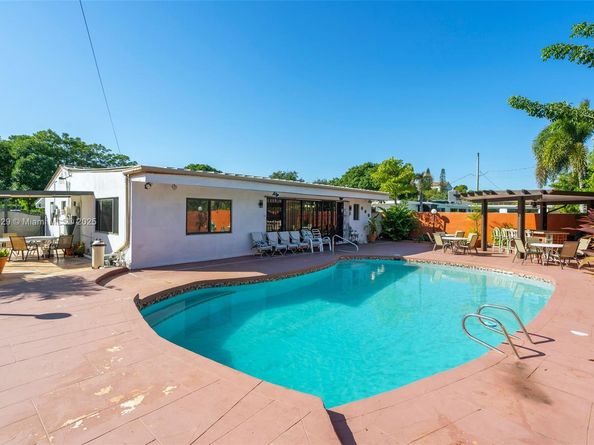 1861 SW 19th St, Miami FL 33145