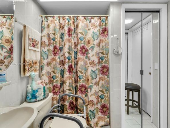 1861 SW 19th St, Miami FL 33145