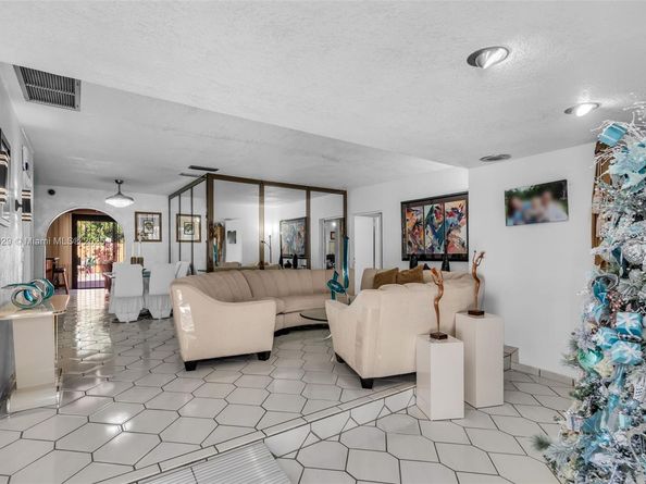 1861 SW 19th St, Miami FL 33145