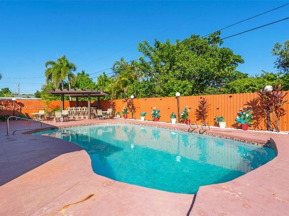 1861 SW 19th St, Miami FL 33145