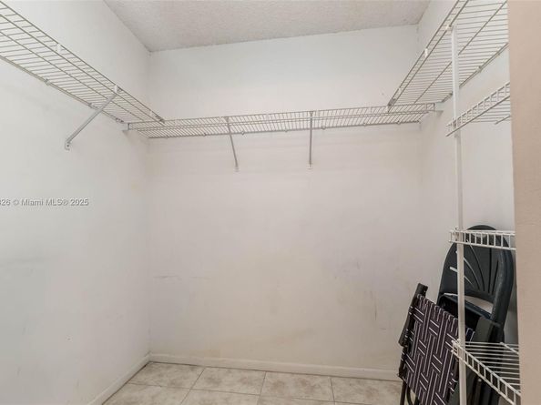 12550 SW 15th St 205E, Pembroke Pines FL 33027