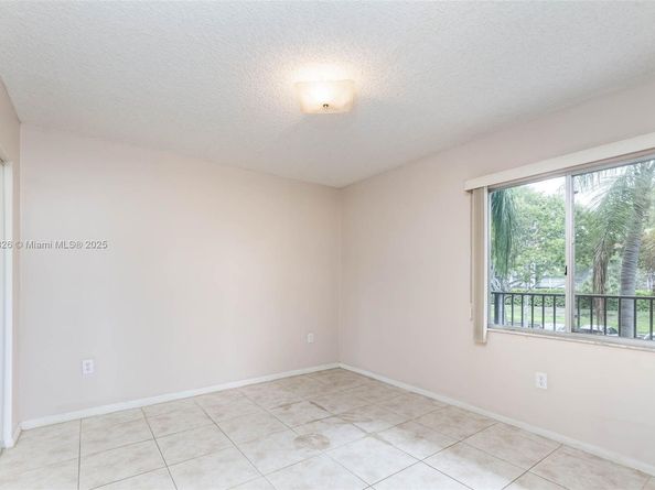 12550 SW 15th St 205E, Pembroke Pines FL 33027
