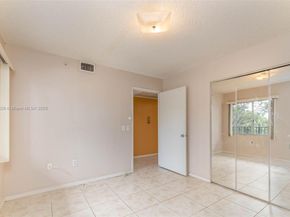 12550 SW 15th St 205E, Pembroke Pines FL 33027