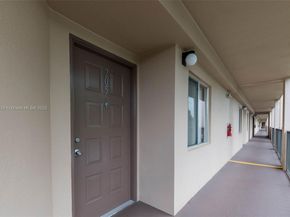 12550 SW 15th St 205E, Pembroke Pines FL 33027
