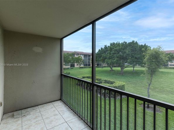 12550 SW 15th St 205E, Pembroke Pines FL 33027