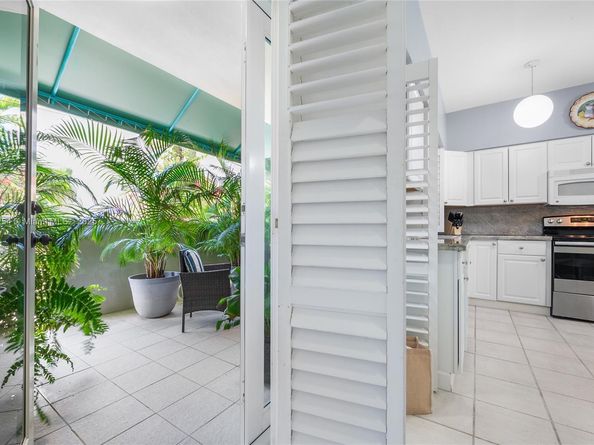612 Valencia Ave 104, Coral Gables FL 33134
